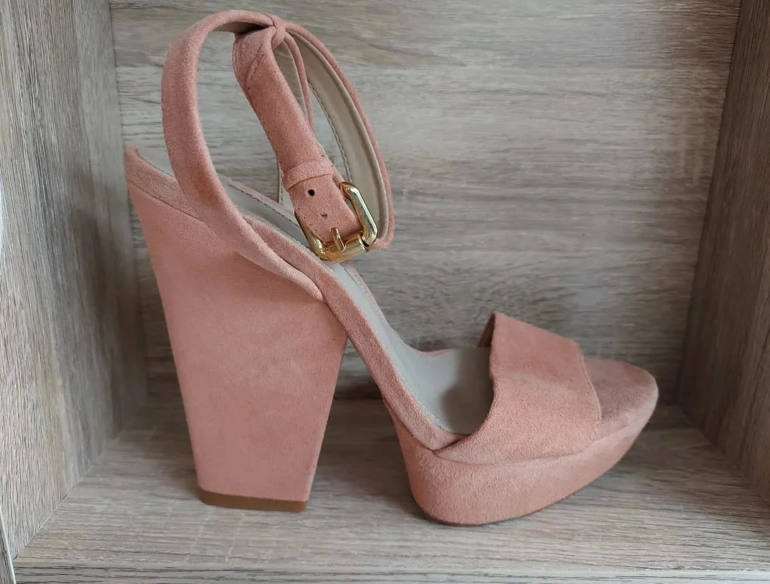 Escarpins nu pied pointure 38 Zara